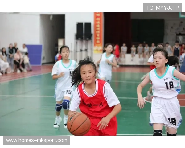 篮球青年横移速度惊呆教练——见证未来篮球天才的崛起 篮球青年横移速度惊呆教练——见证未来篮球天才的崛起